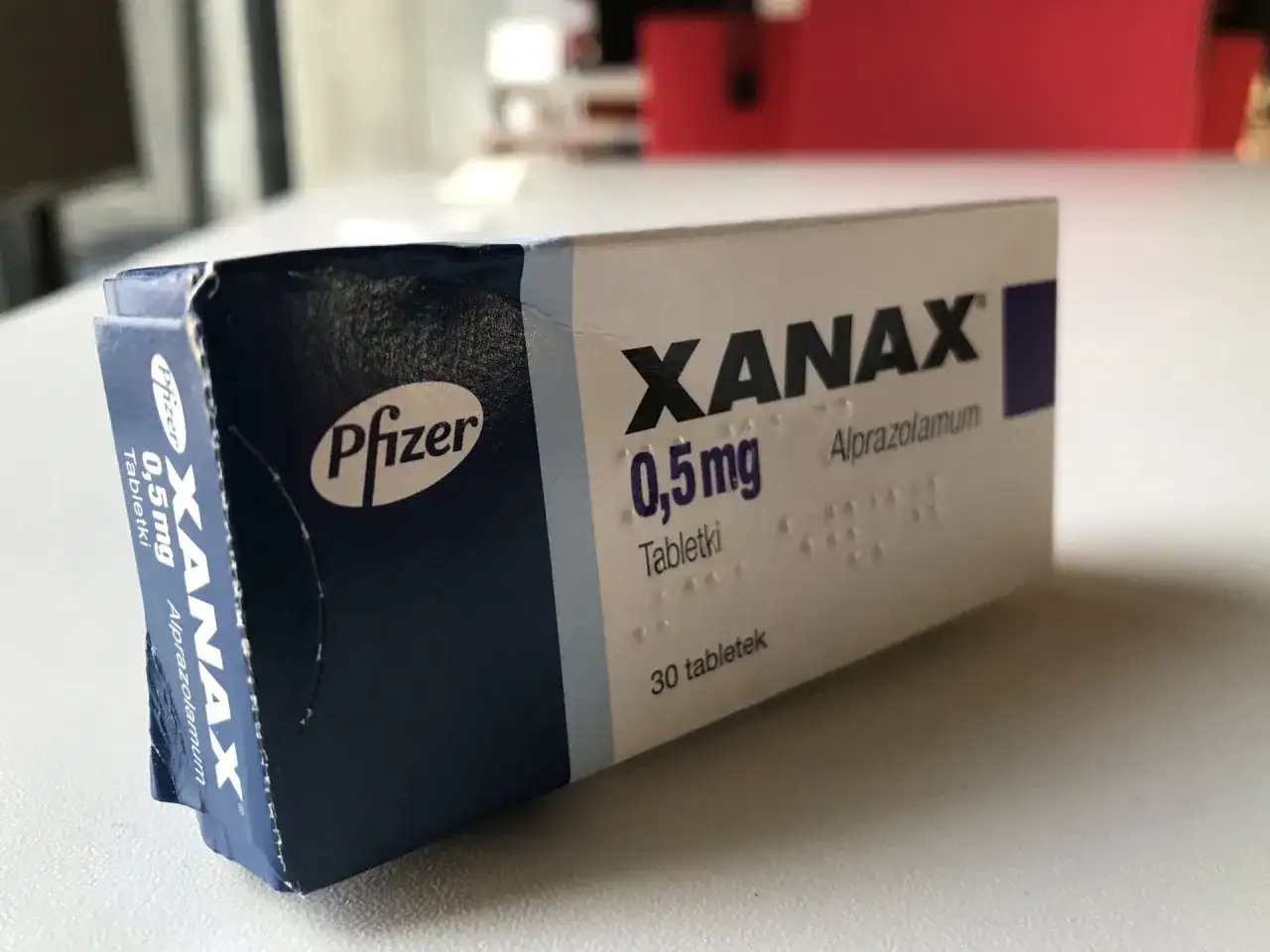 Xanax bez recepty - dlaczego to nie jest legalne w Polsce?