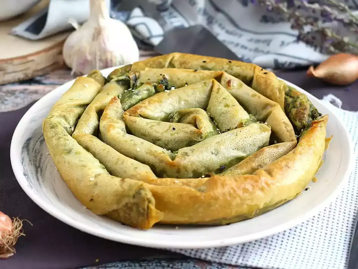 Borek ze szpinakiem - idealny przepis na chrupkość i smak