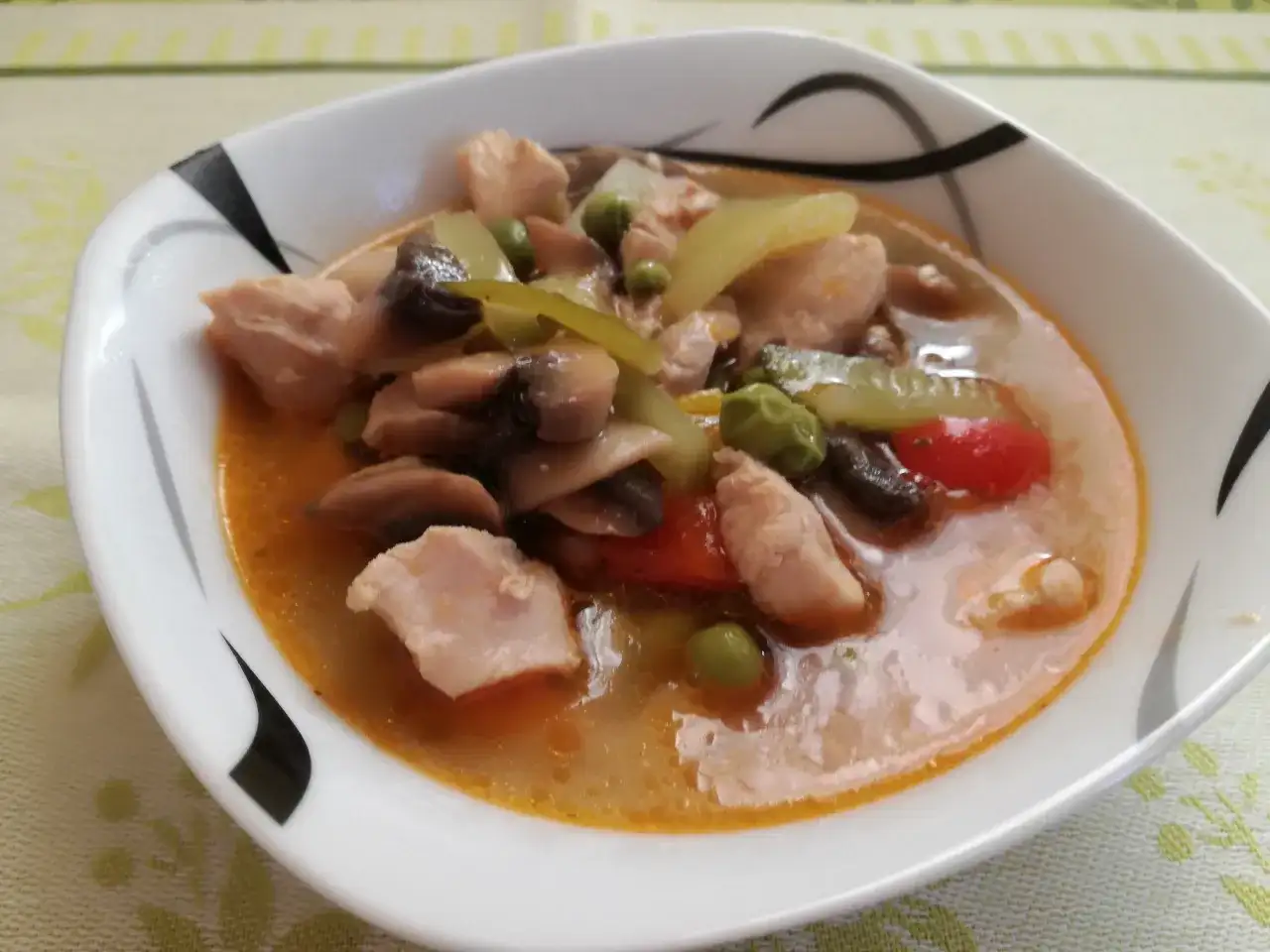 Zupa mocy - przepis na sycący obiad. Rozgrzej się!