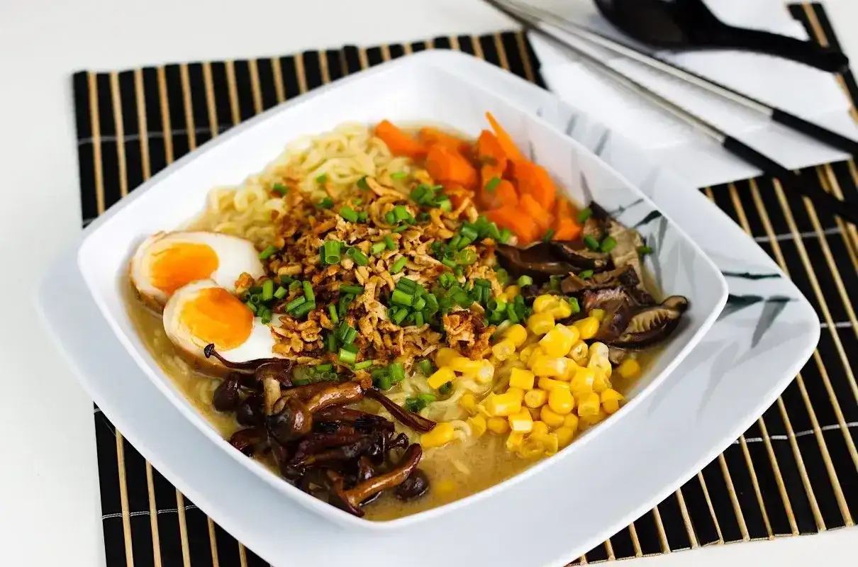 Tantanmen - jak zrobić kremowy ramen z sezamem i chili