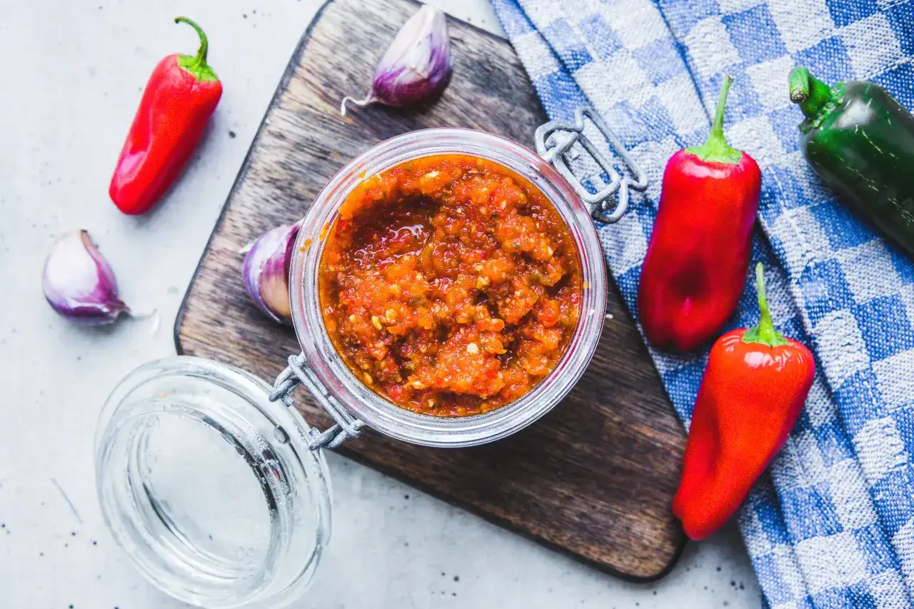 Domowa Sriracha: Przepis Krok po Kroku na Idealny Sos