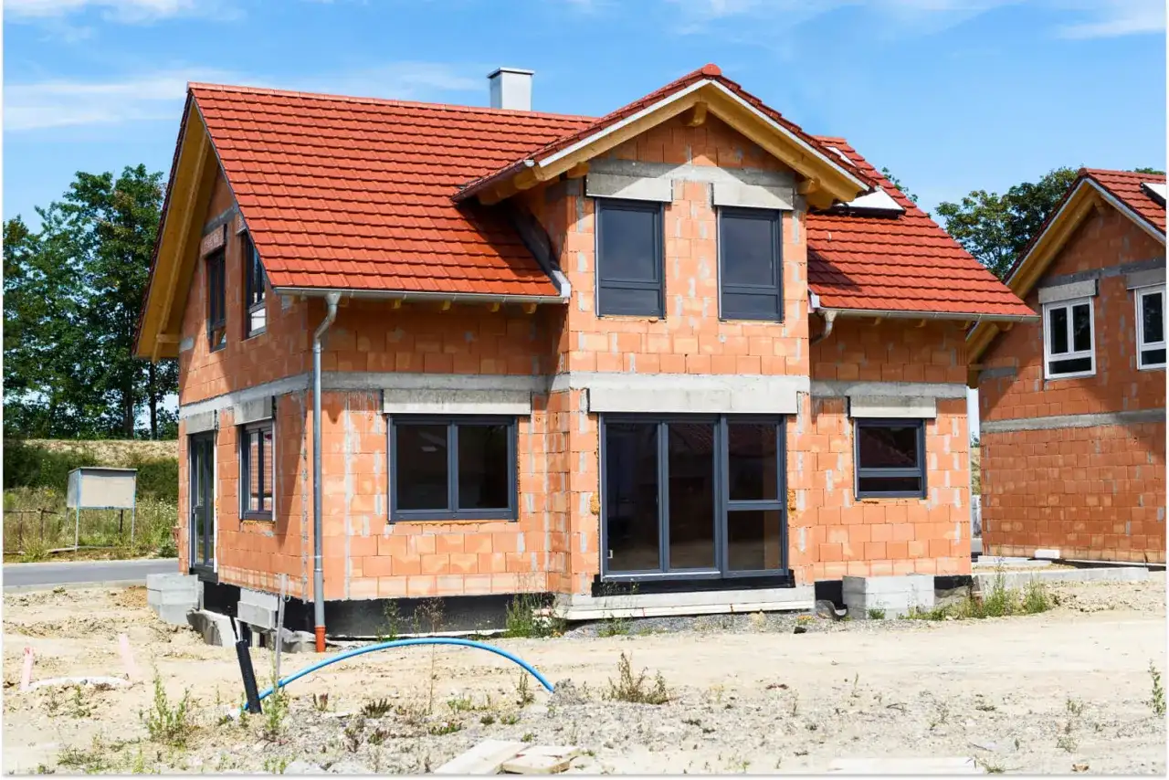 Ile lat wytrzyma dom murowany - Czy to faktycznie dom na pokolenia?