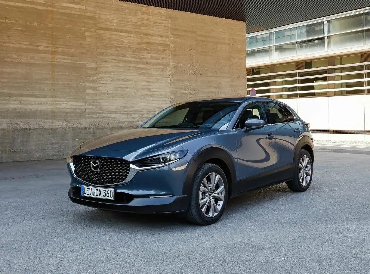 Mazda CX-30 - Czy warto kupić? Poznaj jej wady!