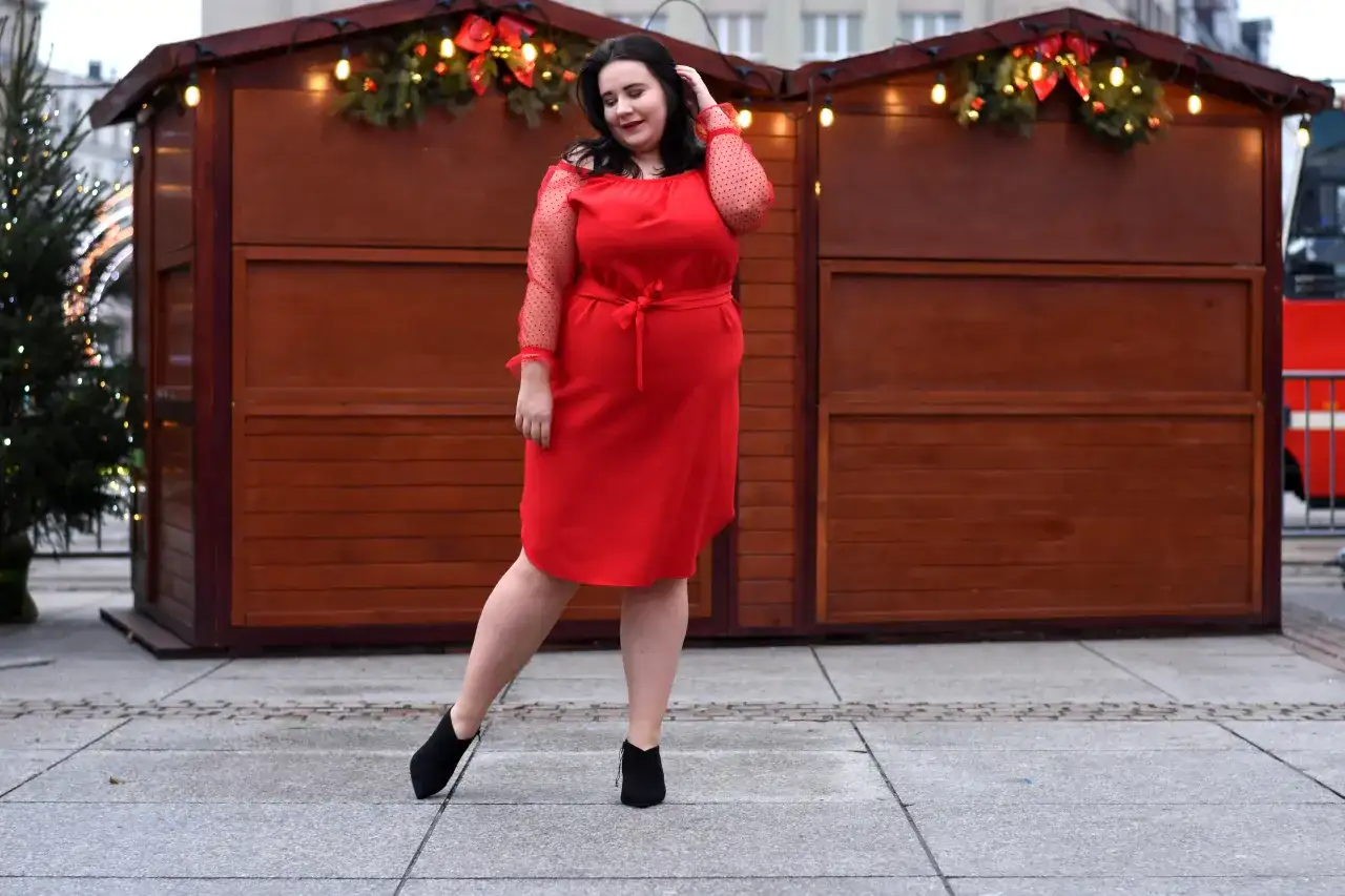 Eleganckie komplety XXL: Stylizacje plus size na każdą okazję
