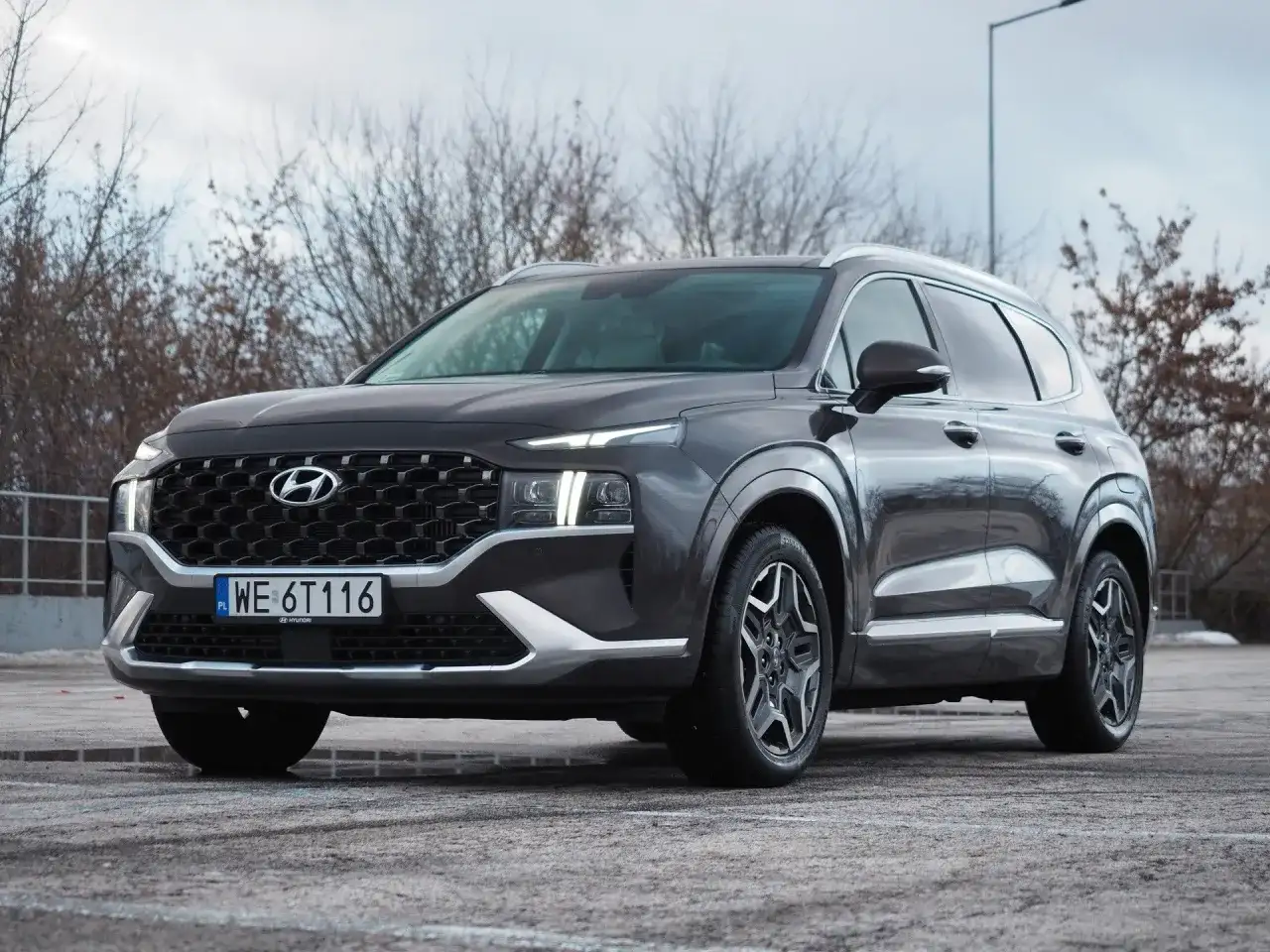 Hyundai Santa Fe - kiedy HEV, a kiedy PHEV ma więcej sensu?
