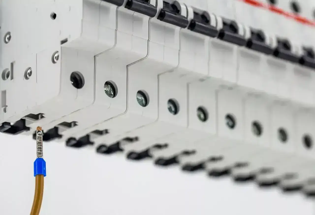 Instalacja elektryczna - Ile kosztuje i jak nie przepłacić?