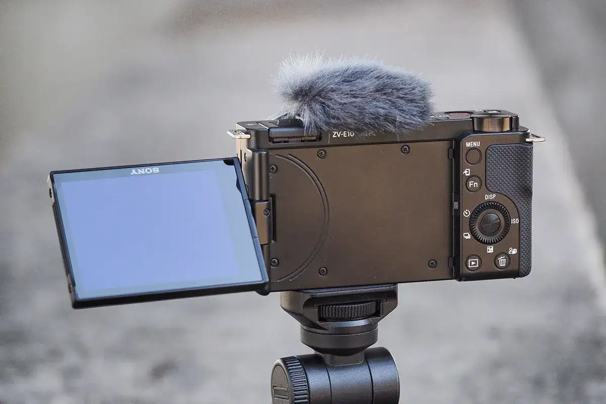 Sony ZV-E10 - Czy nadal warto? Test i opinie po latach