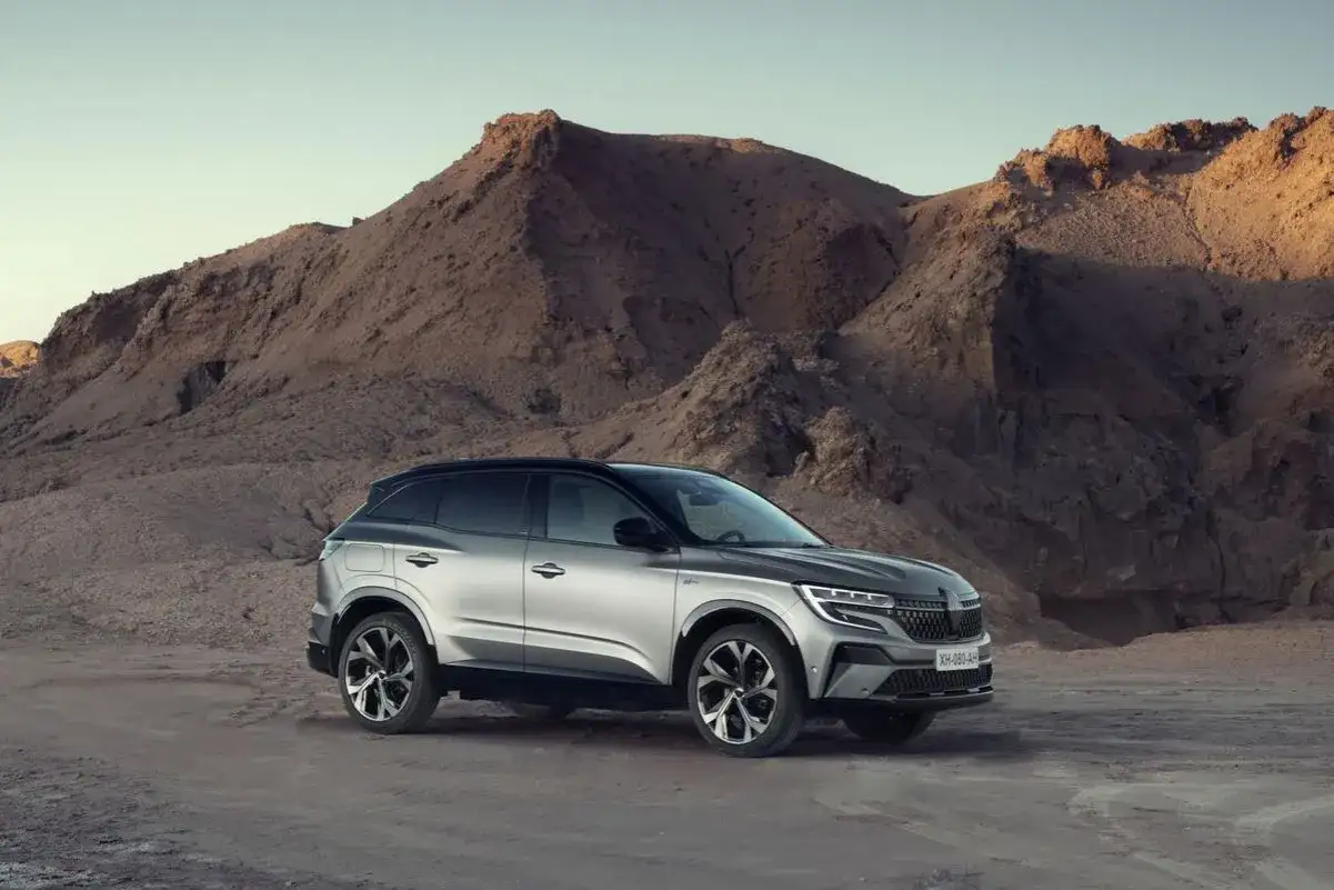 Renault Austral - wymiary. Czy zmieści się w Twoim garażu?
