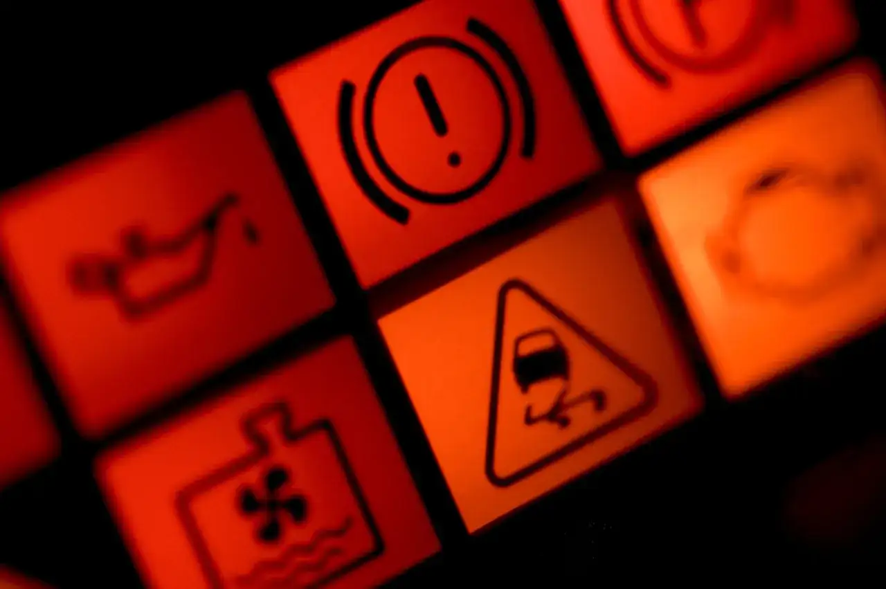 Citroën C3 II kontrolki - co oznaczają symbole i jak reagować?