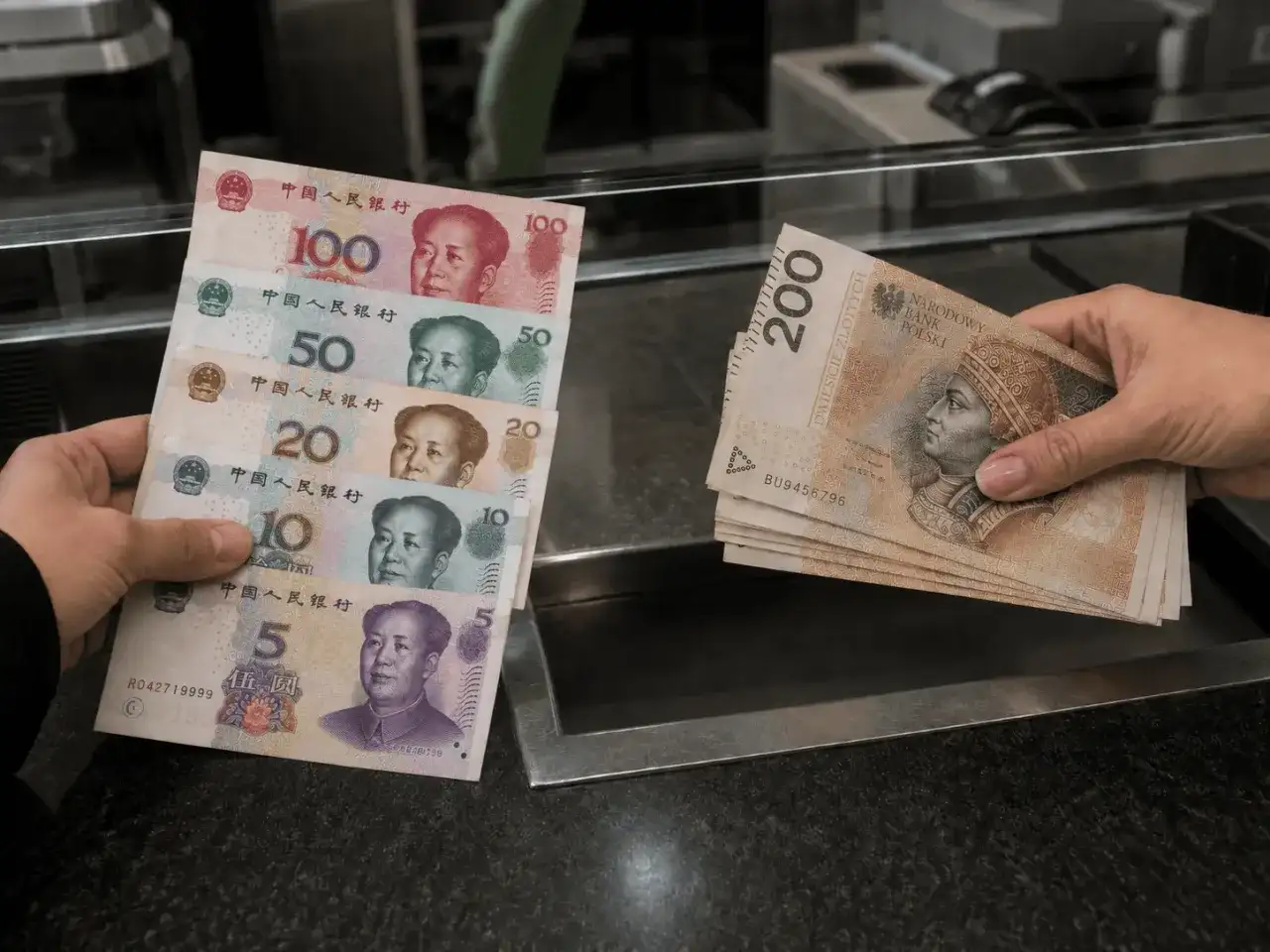 Waluta Chin - czym różnią się renminbi, juan, CNY i CNH?