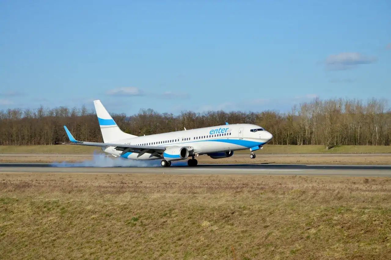 Bagaż Enter Air - Jak uniknąć dopłat? Sprawdź limity!