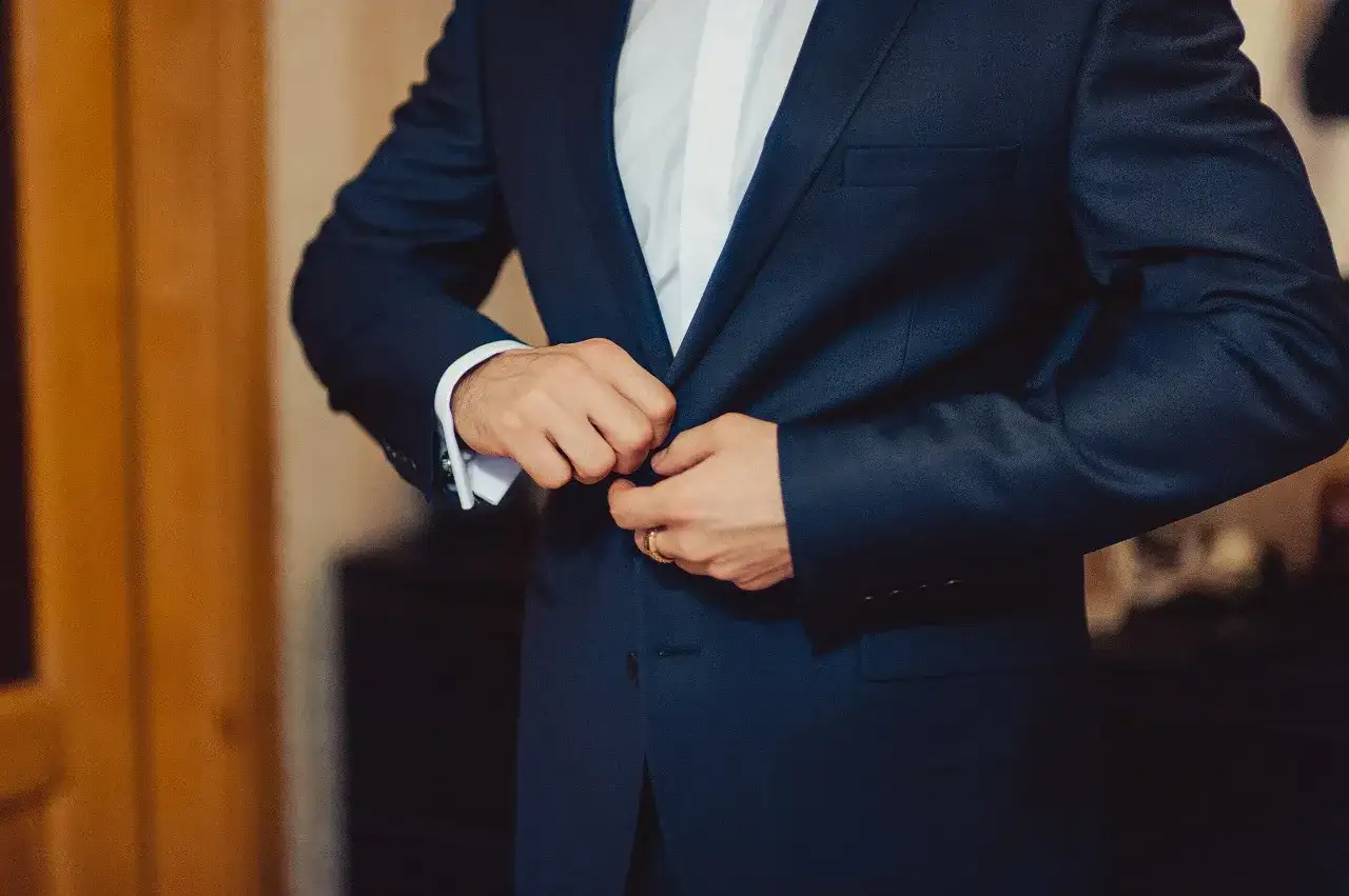 Formalny strój - Jak dobrać go idealnie? Poradnik