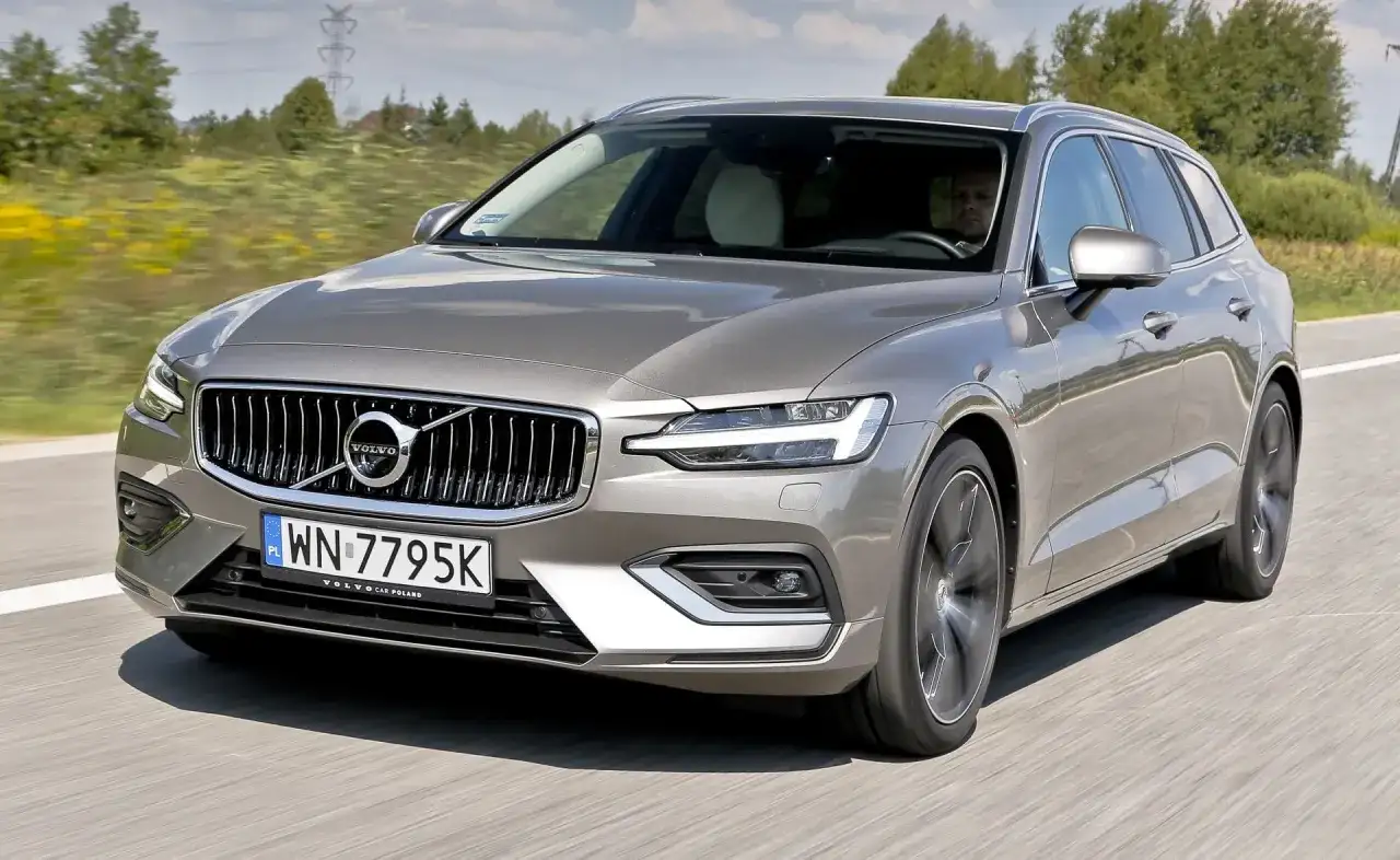 Volvo V60 T5 - Czy warto kupić używane? Poradnik