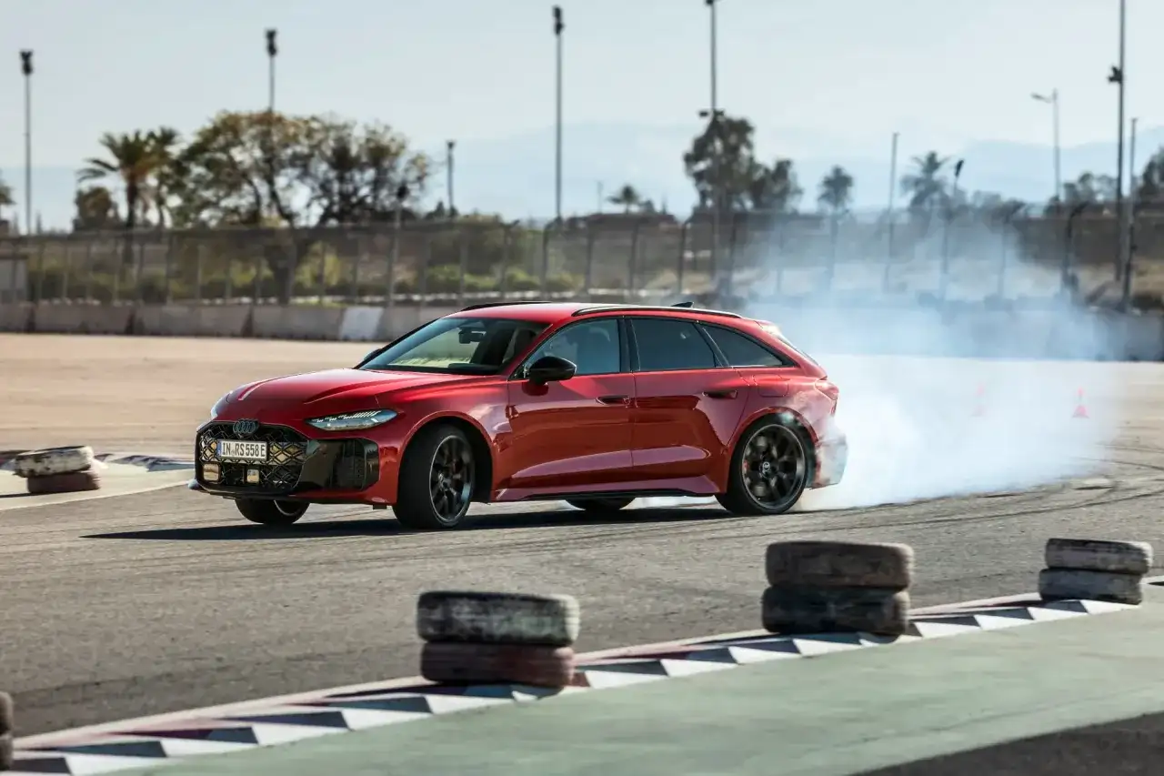 Audi RS 5 (639 KM) - Czy hybryda plug-in ma sens?