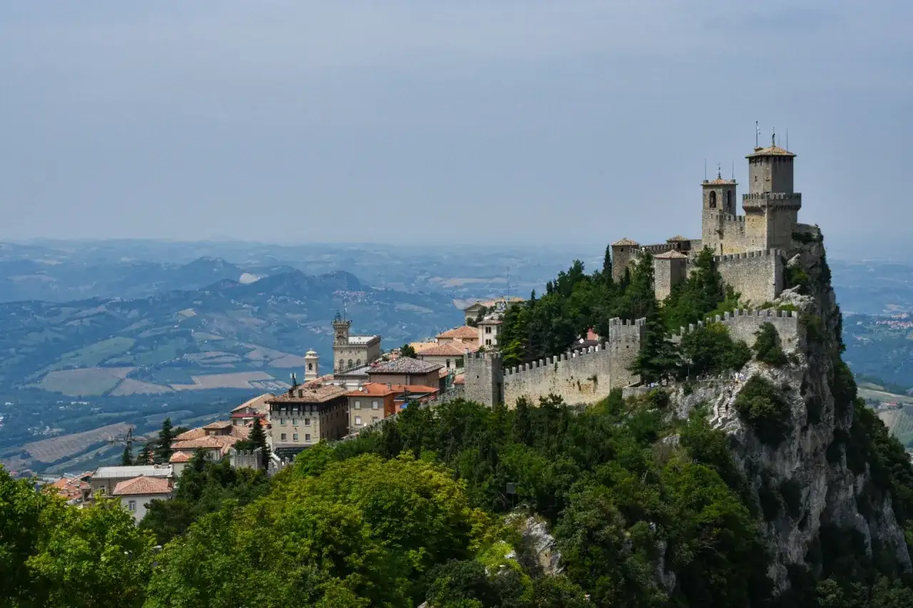 San Marino - Enklawa we Włoszech? Plan zwiedzania i atrakcje