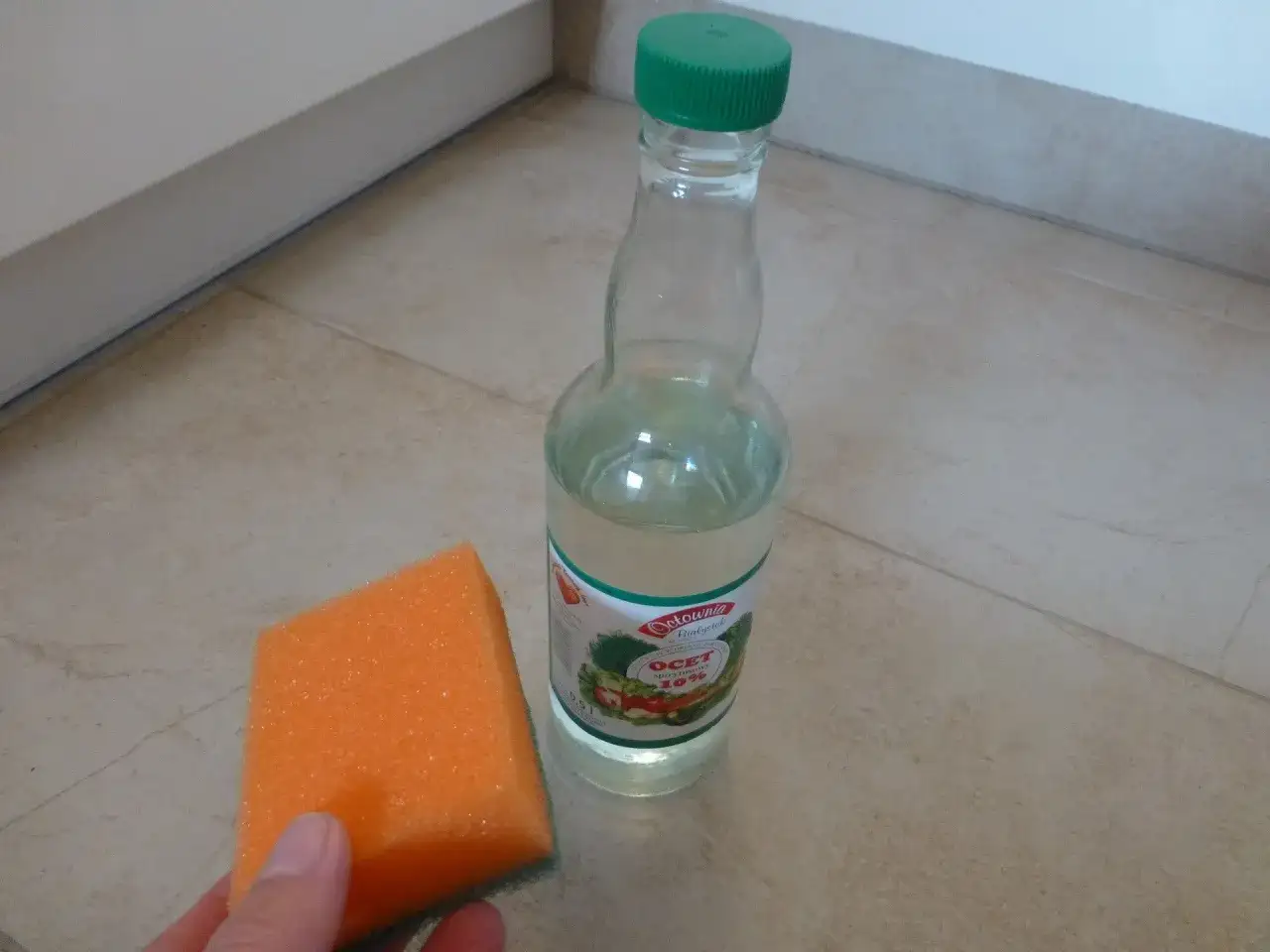 Ocet spirytusowy w surówce? Jak uratować smak i uniknąć błędu