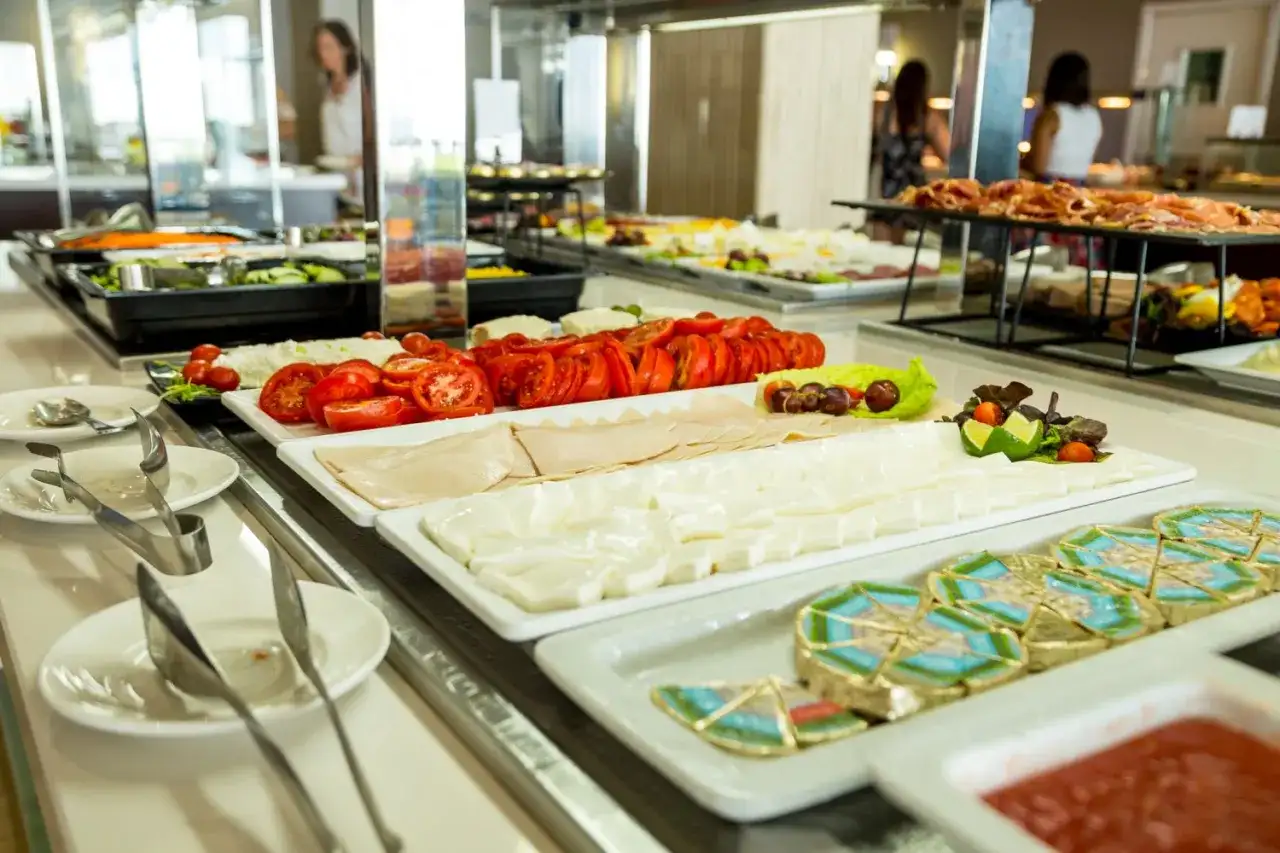 Taberna Oasis en Torre del Mar - qué pedir y cuándo reservar