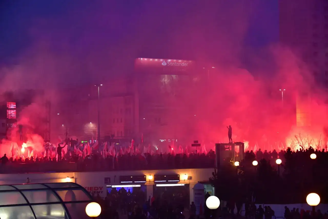 Nacjonalizm a patriotyzm - Różnice, skutki i polskie realia