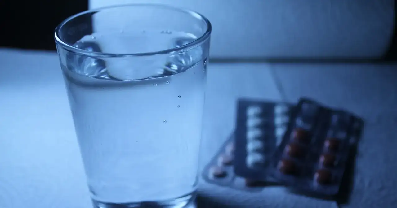 Melatonina i alkohol - co dzieje się, gdy połączysz je wieczorem?