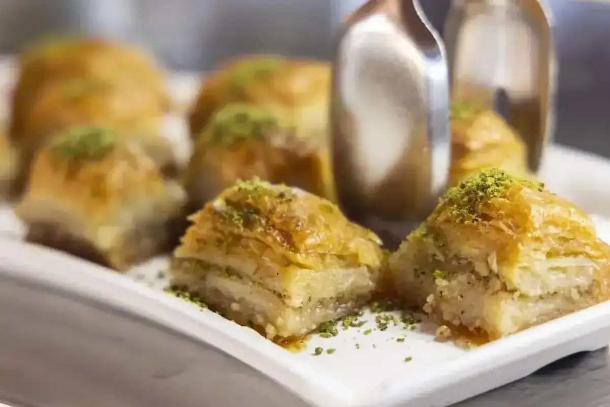 Baklawa - co to jest? Poznaj sekrety idealnego deseru!