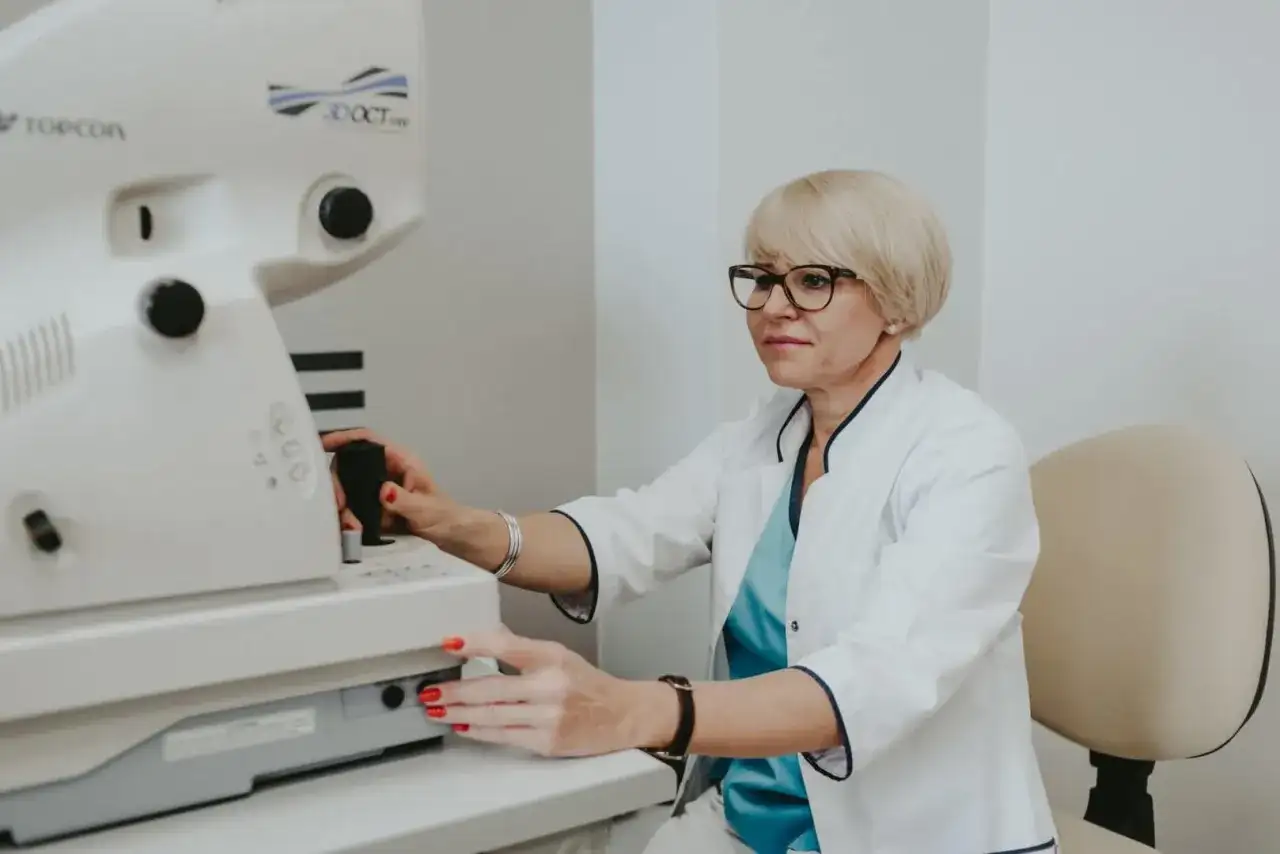 Badanie dna oka - co wykrywa i jak się przygotować?