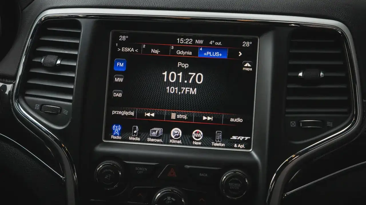 Radio z USA nie odbiera stacji? Rozwiązanie problemu krok po kroku