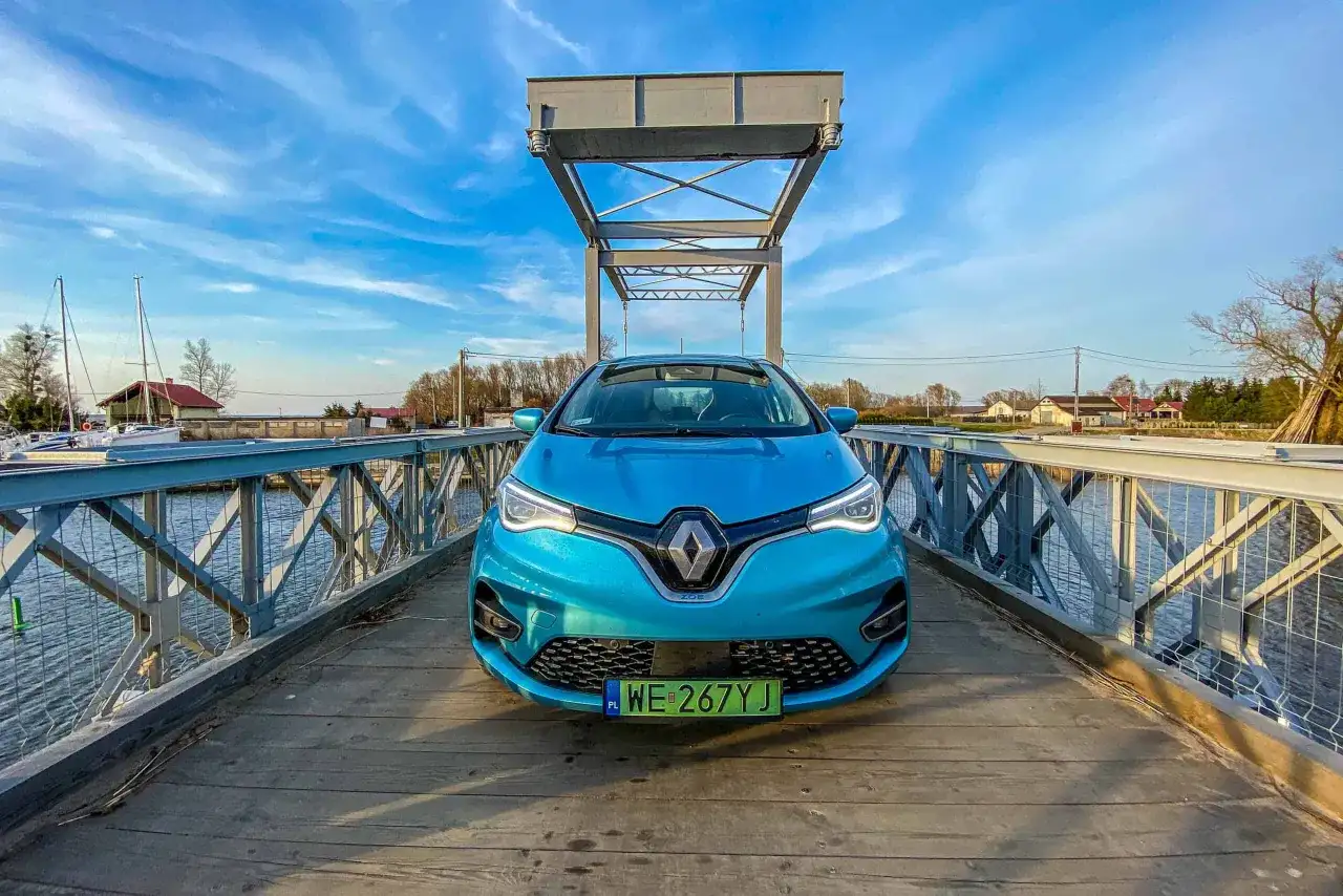 Renault Zoe - Czy warto kupić używane? Poradnik 2026
