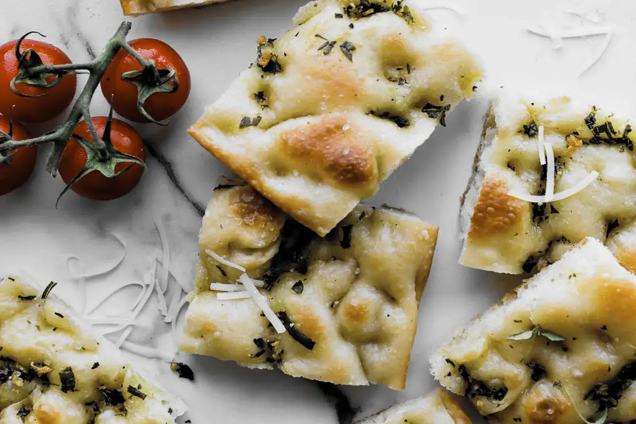 Focaccia domowa - sprawdzony przepis i najważniejsze zasady
