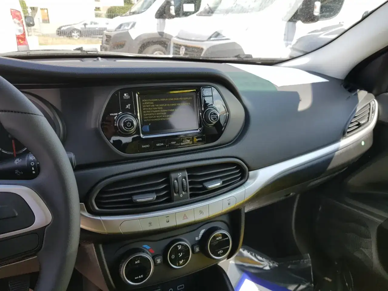 Fiat Tipo wnętrze - czy jest tak praktyczne, jak mówią?