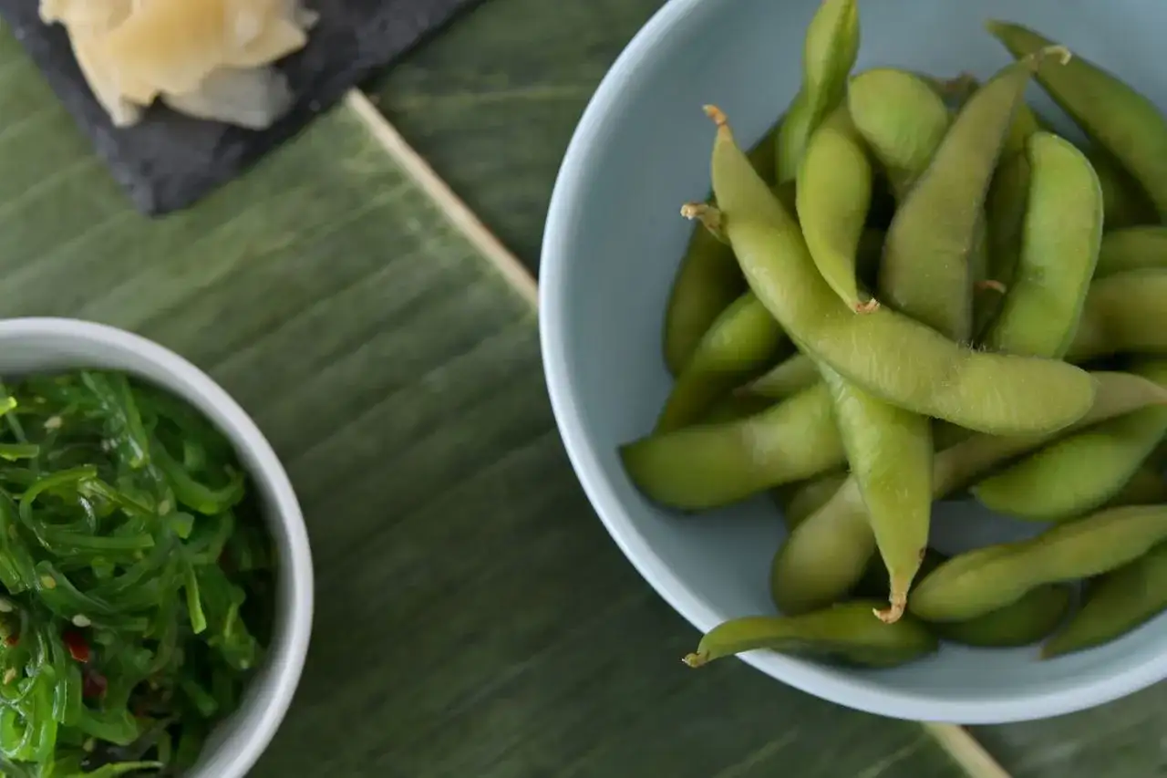 Edamame - kalorie i białko. Czy to najlepsza przekąska?