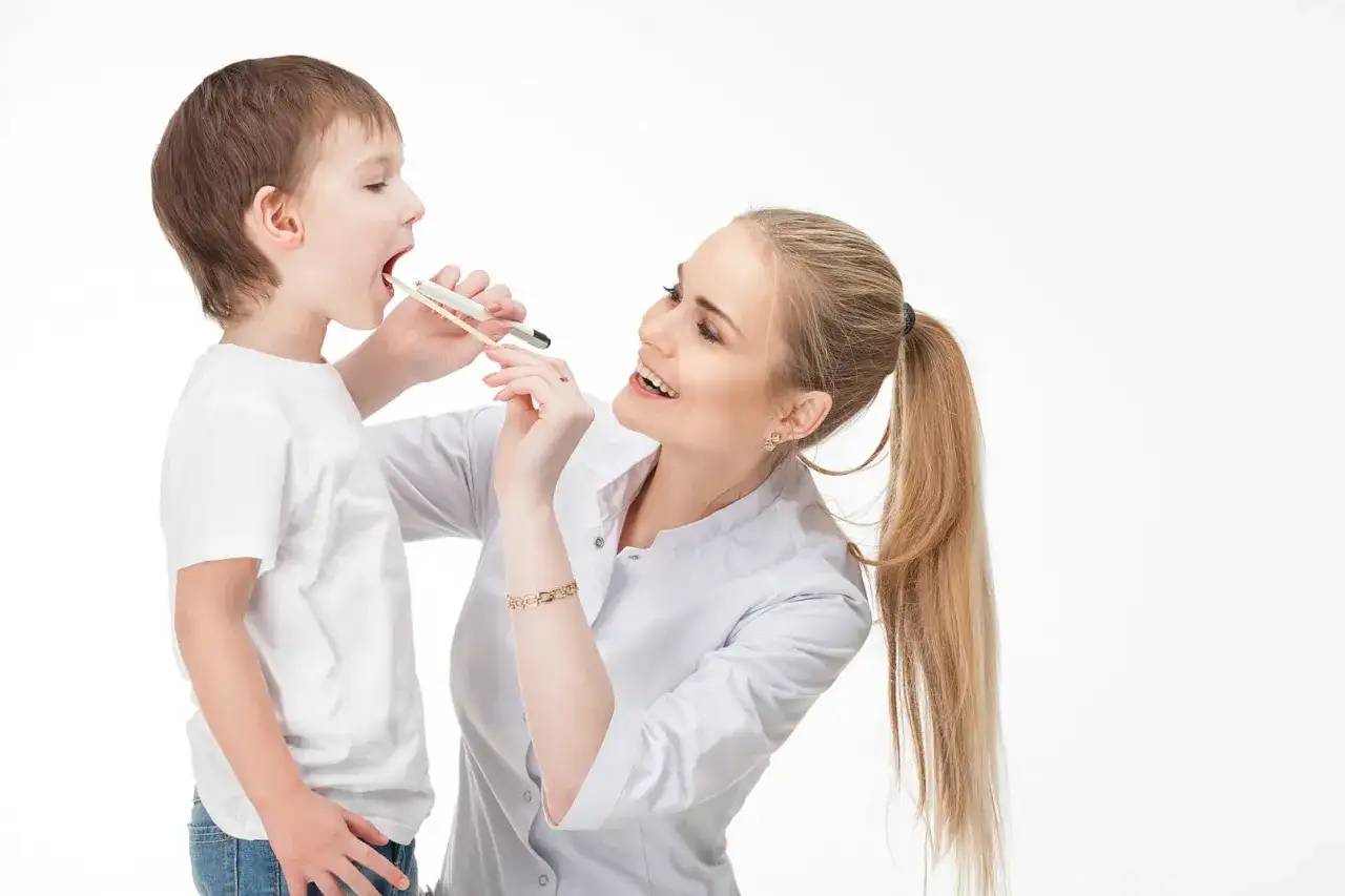 Języczek podniebienny - co oznacza jego obrzęk i kiedy jest groźny?