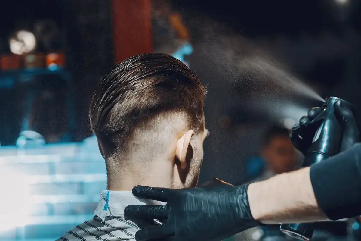 Undercut - modna fryzura męska. Jak dobrać i utrzymać?