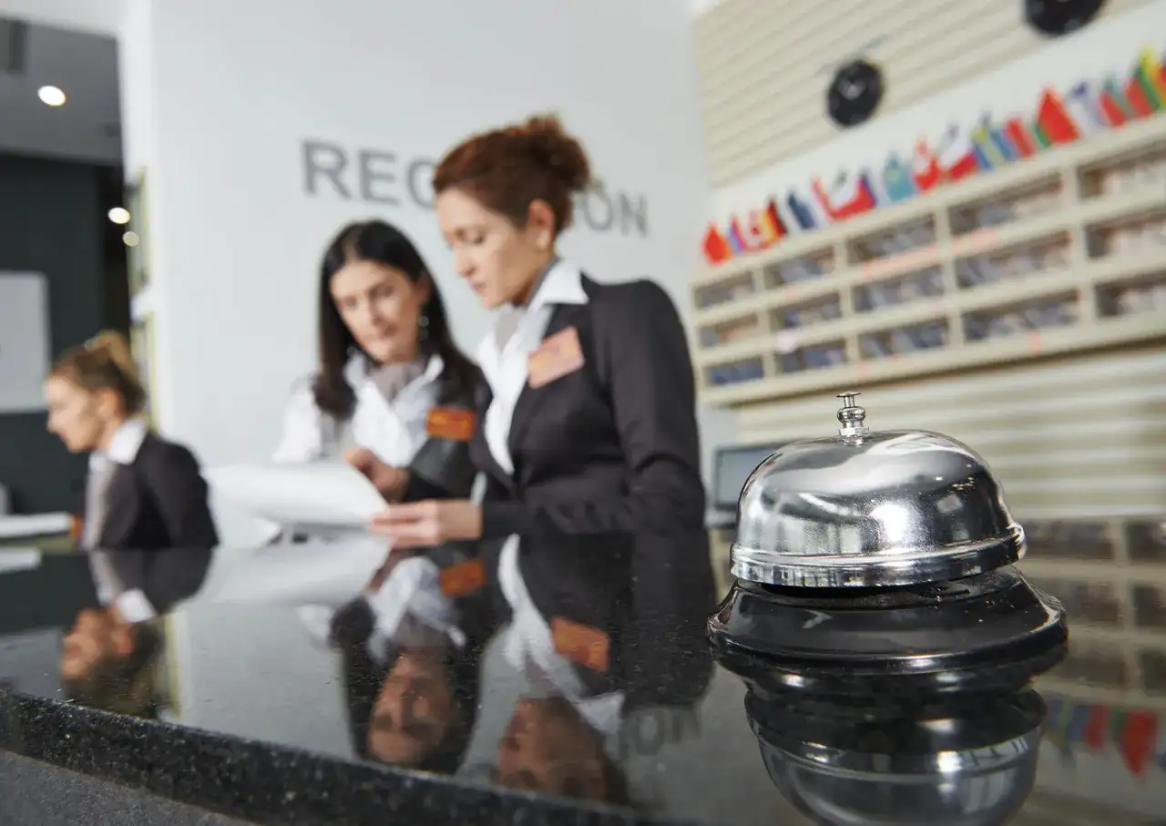 Angielski w hotelu - zwroty na recepcję, które musisz znać