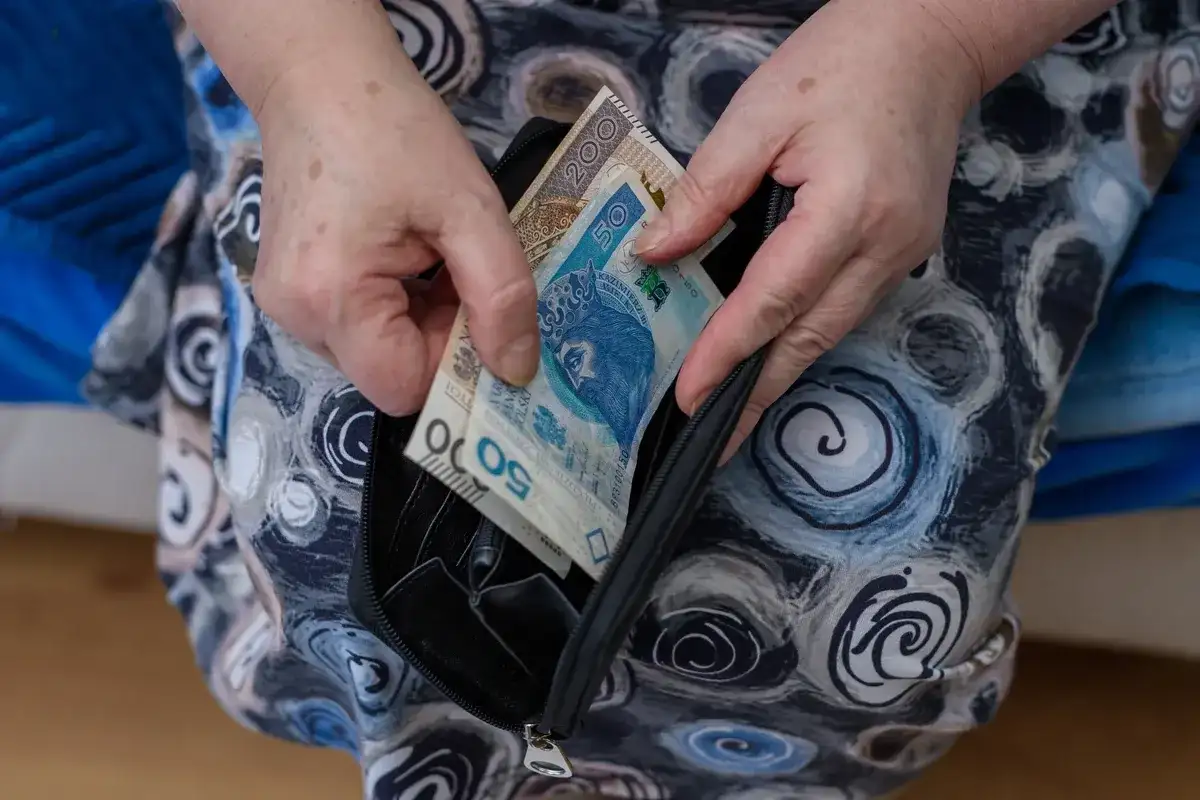 Zawieszenie renty ZUS: Limity, zasady i jak odzyskać świadczenie