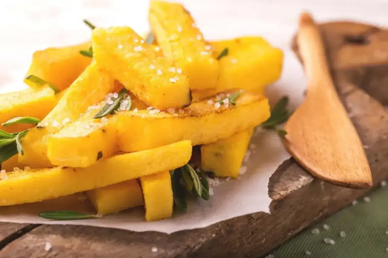 Polenta - co to jest i jak ją ugotować bez grudek