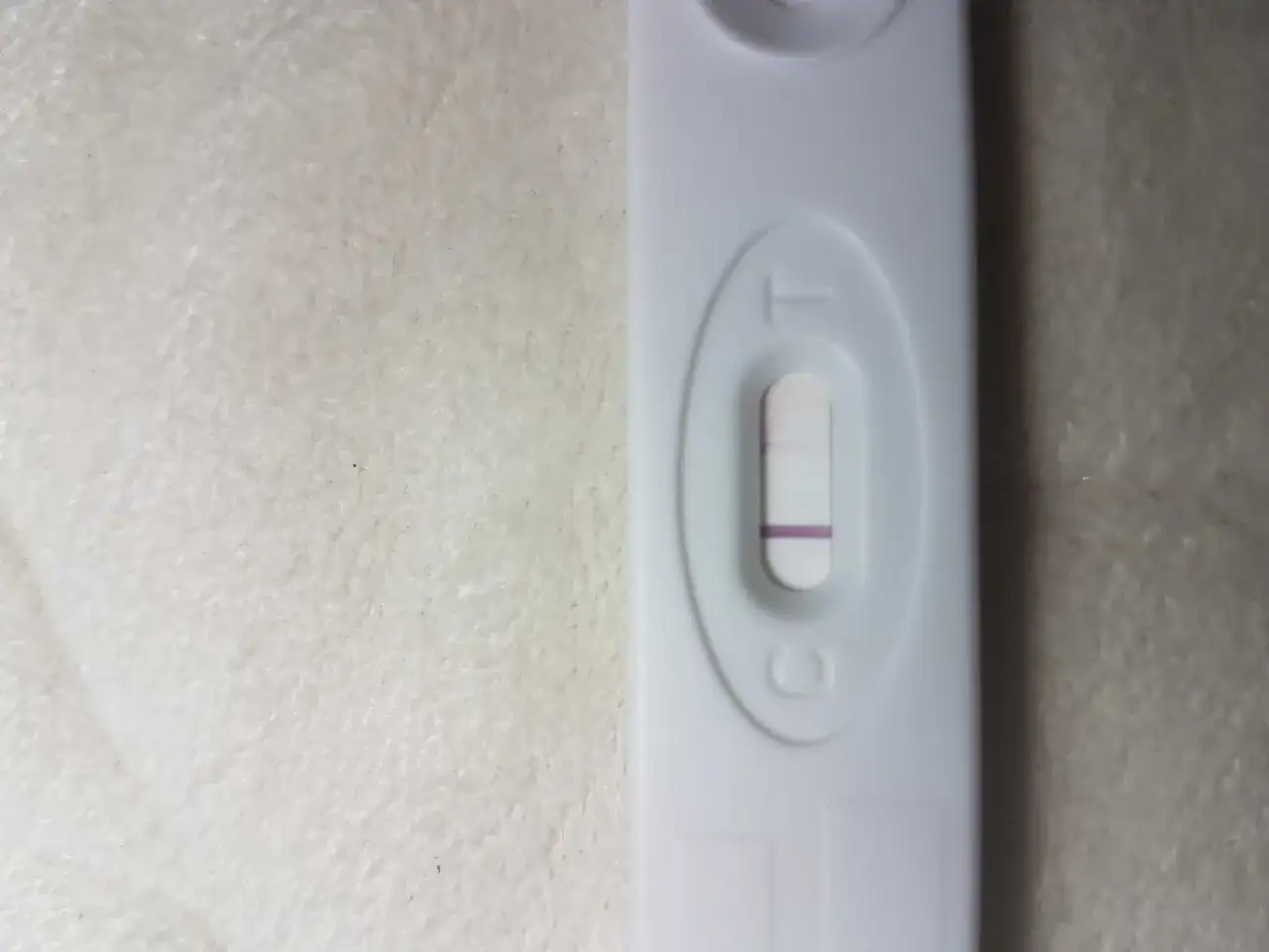 Spóźnia się miesiączka 2 tyg., test ujemny? Co to znaczy?