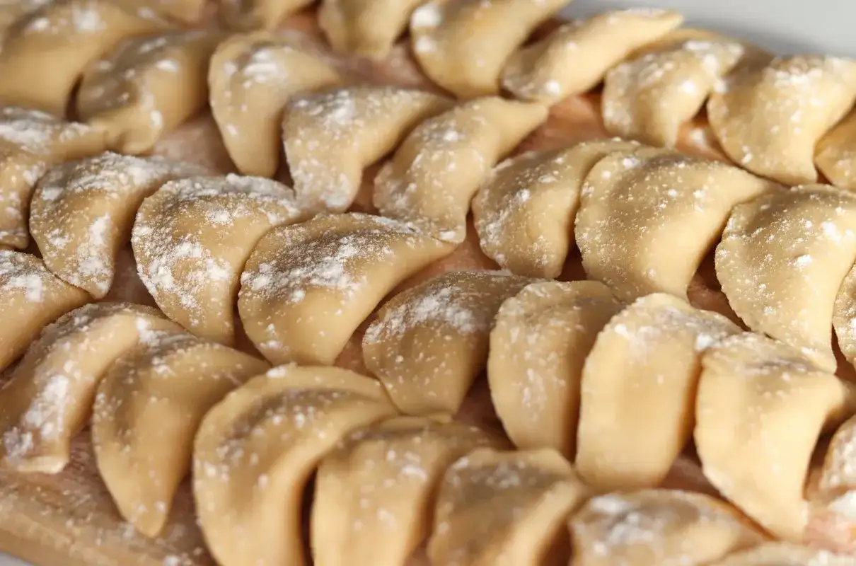 Pierogi chłopskie - przepis, żeby nie pękały!