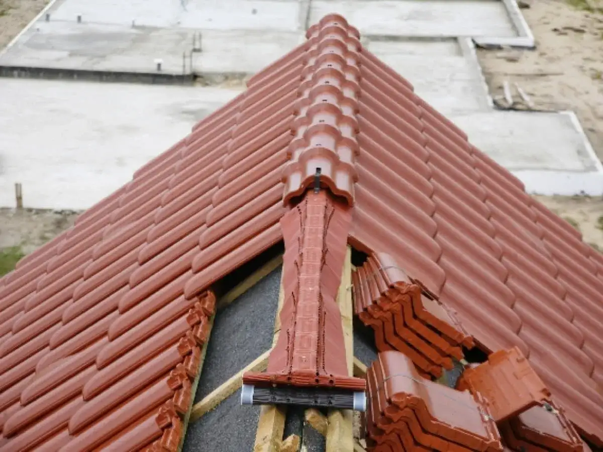 Kalenica, naroże i kosz dachowy - Poznaj klucz do szczelnego dachu