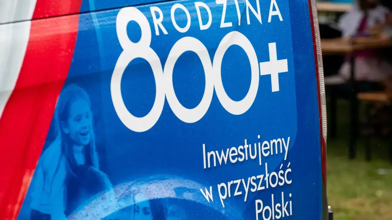 800 plus 2026 - Nowe zasady i terminy. Jak nie stracić świadczenia?