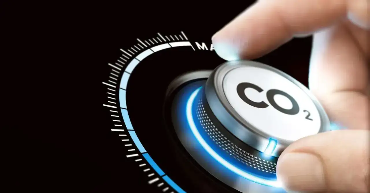 Redukcja emisji CO2 w praktyce - Jak realnie obniżyć koszty energii?