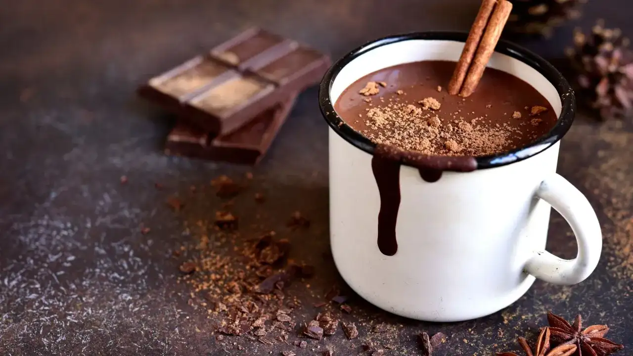 Cioccolata Calda Densa - La Ricetta Perfetta con Cacao e Cioccolato