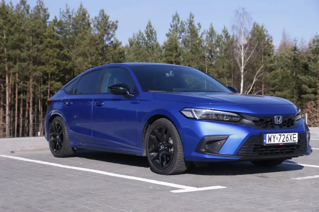 Honda Civic 11. gen. e:HEV - Czy to hybryda dla Ciebie?