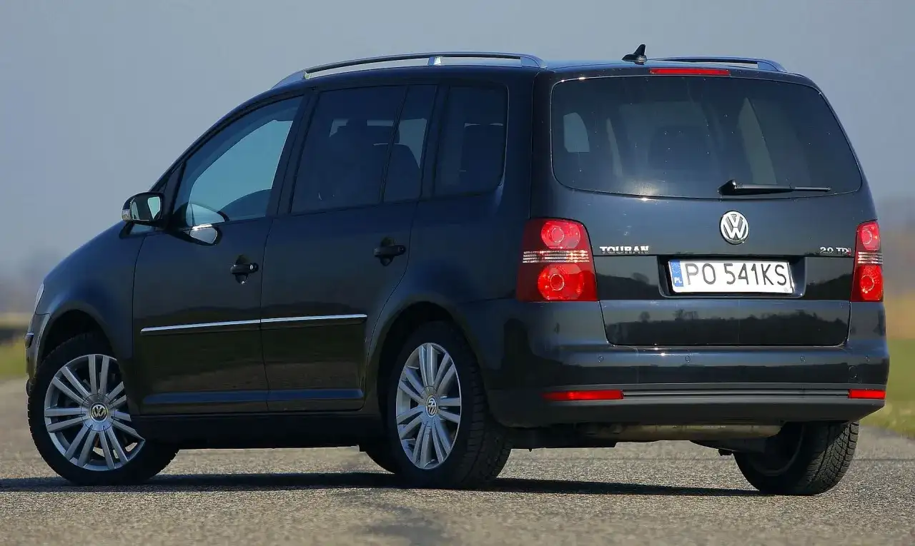 VW Touran - Czy to idealne auto rodzinne? Poradnik kupującego