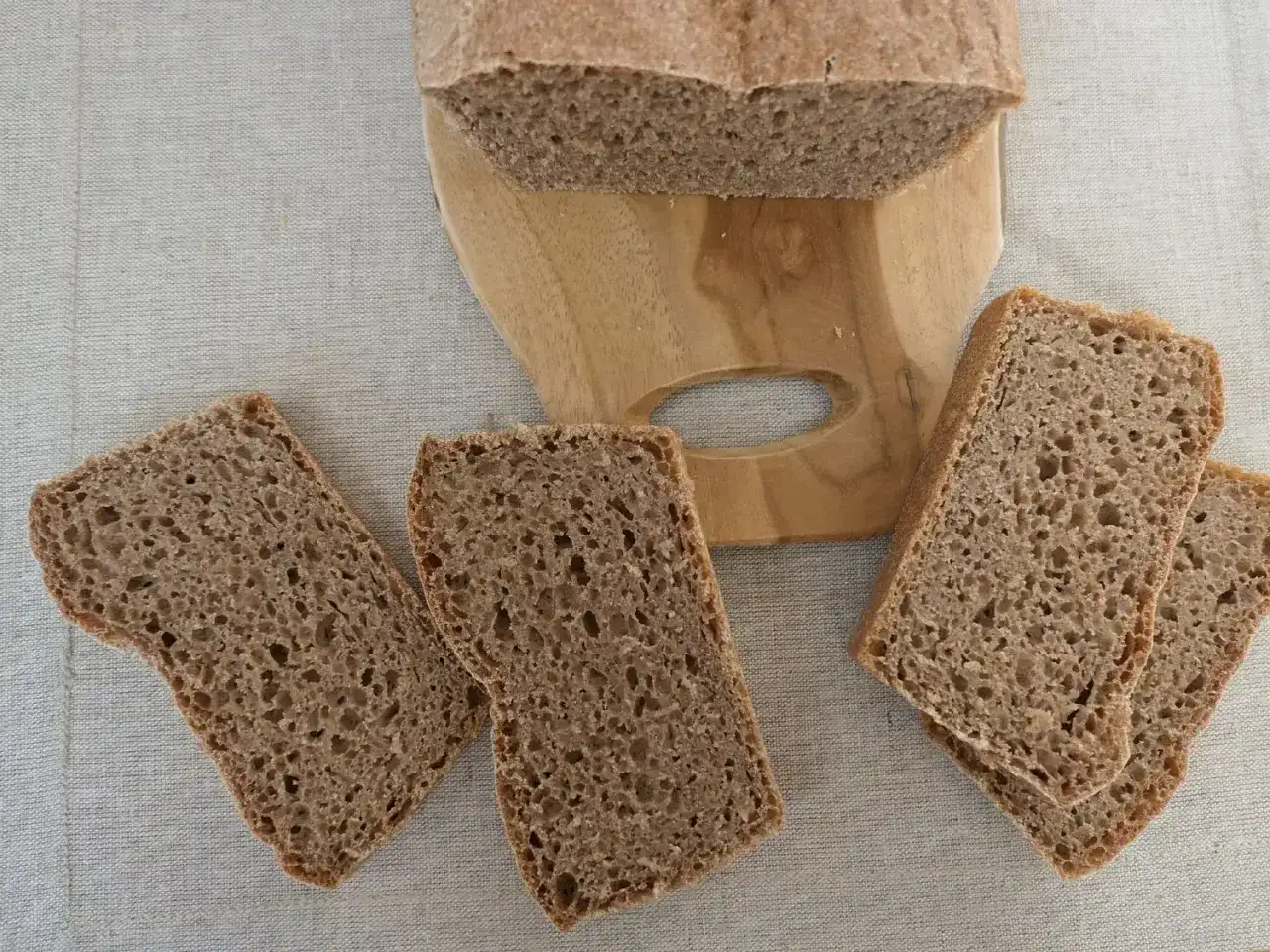 Zgaga po chlebie? Jak wybrać pieczywo, które nie nasila pieczenia
