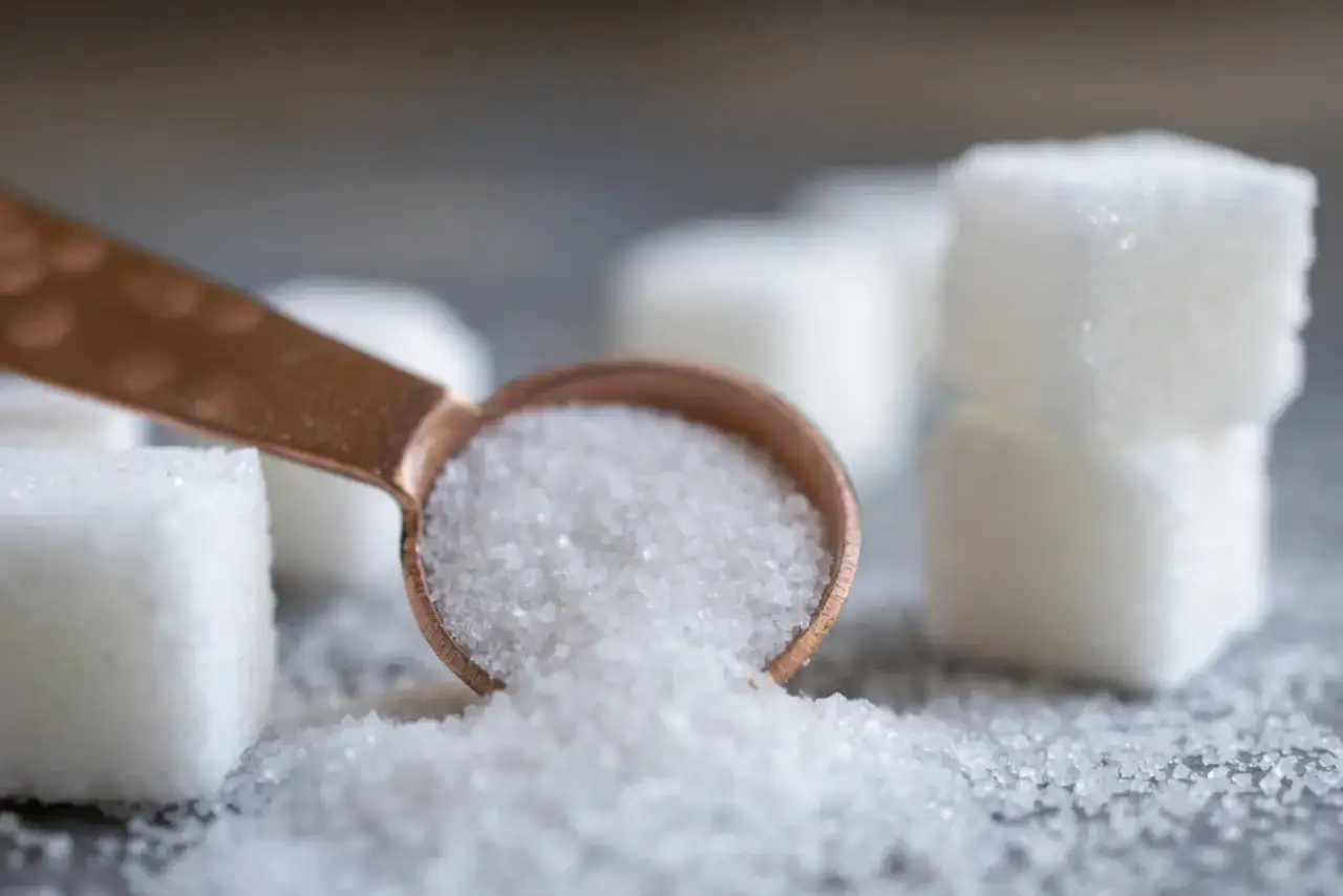 Sorbitol - słodzik, lek na zaparcia i pułapki w diecie