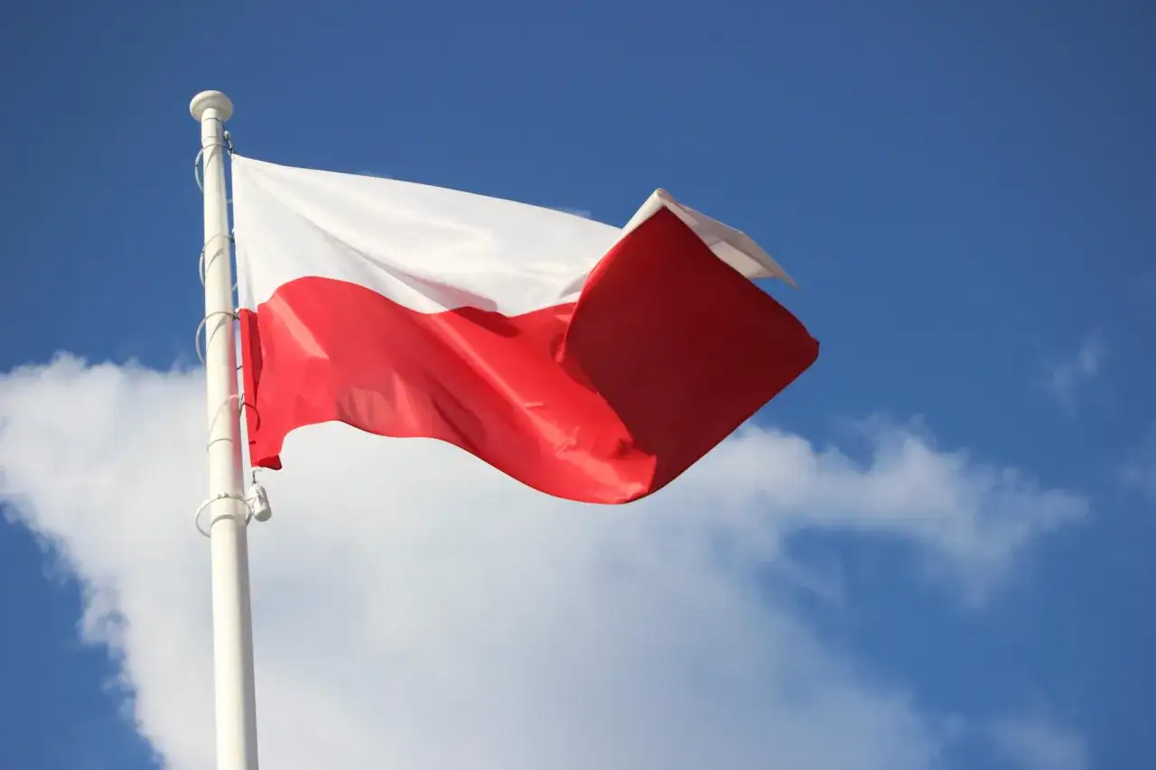 Wywieszanie flagi - kalendarz i zasady bez błędów