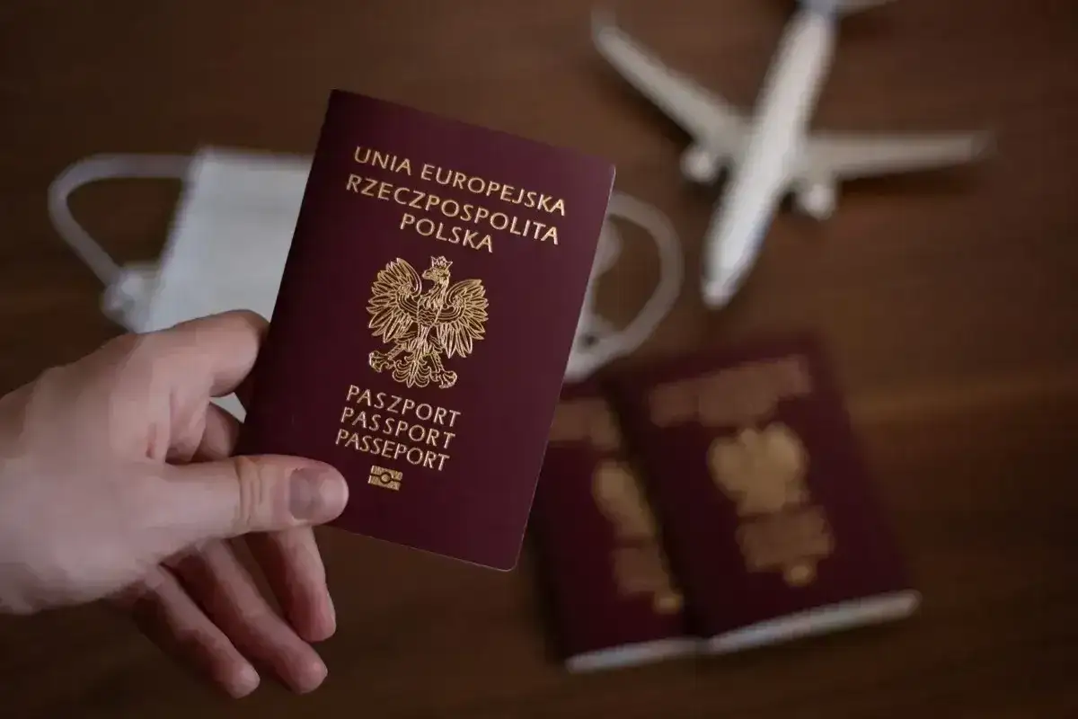 Ile trwa wyrobienie paszportu i jak sprawdzić status?