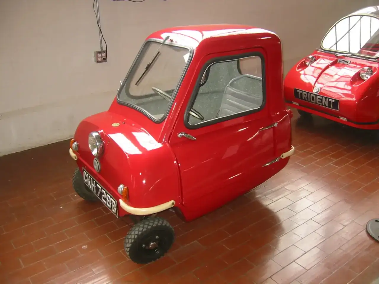 Peel P50 - historia najmniejszego auta świata i jego wersji
