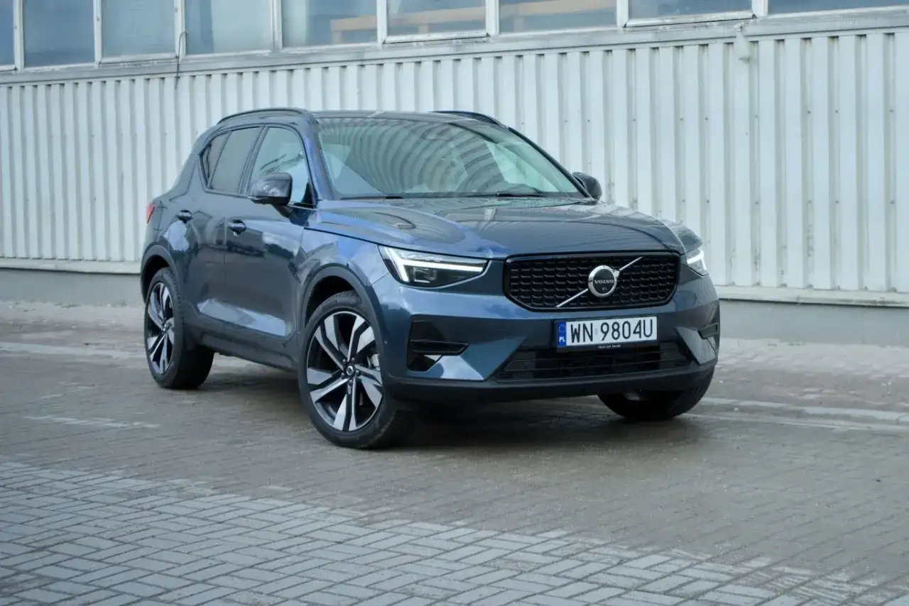 Volvo XC40 (2021) poza asfaltem - Czy to SUV dla Ciebie?