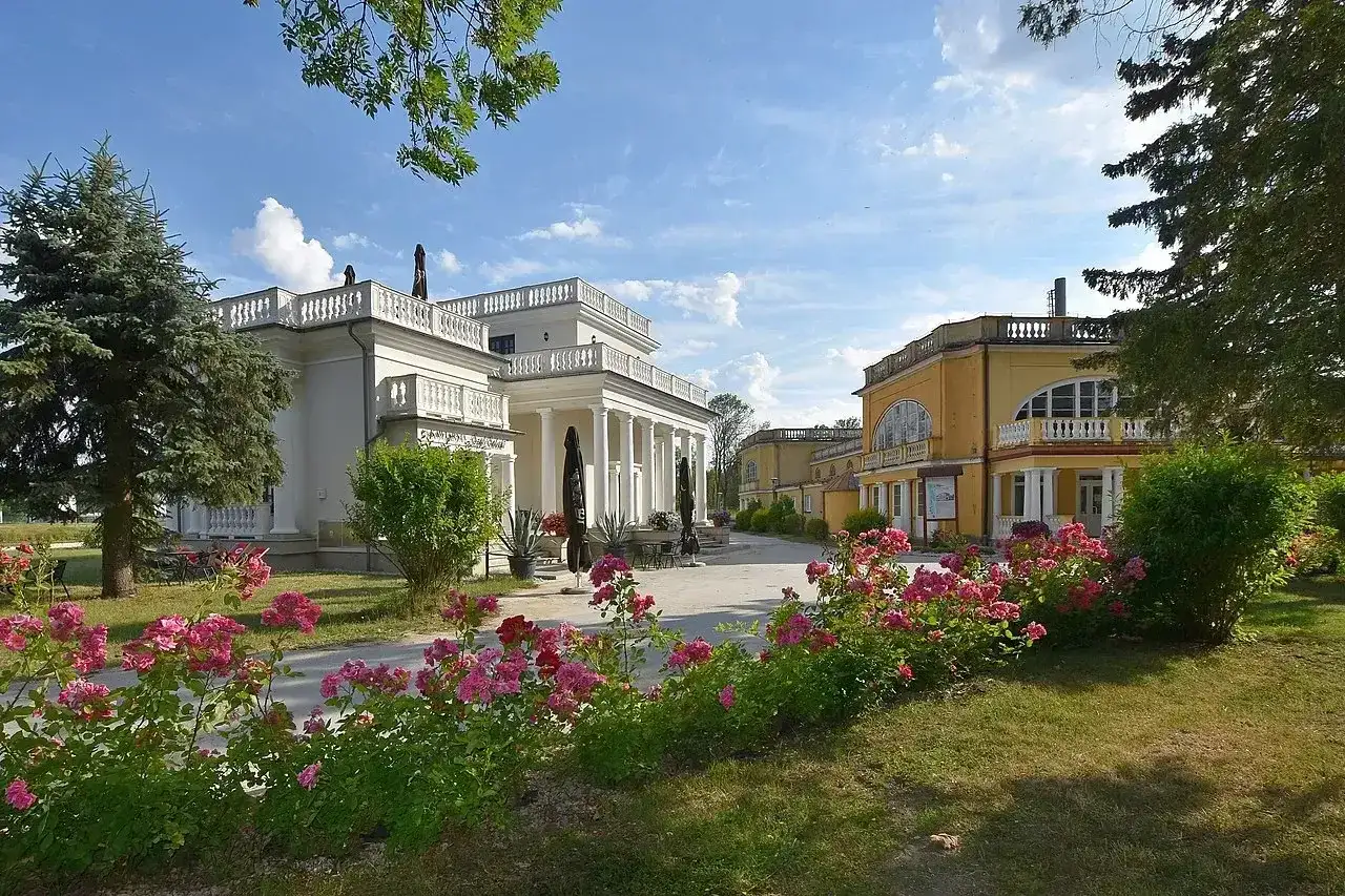 Sanatorium Świt Solec-Zdrój - Czy to miejsce dla Ciebie?